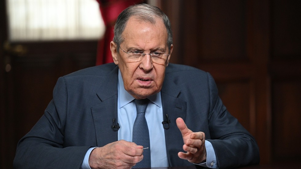 Lavrov commente les perspectives des relations américano-russes après les élections