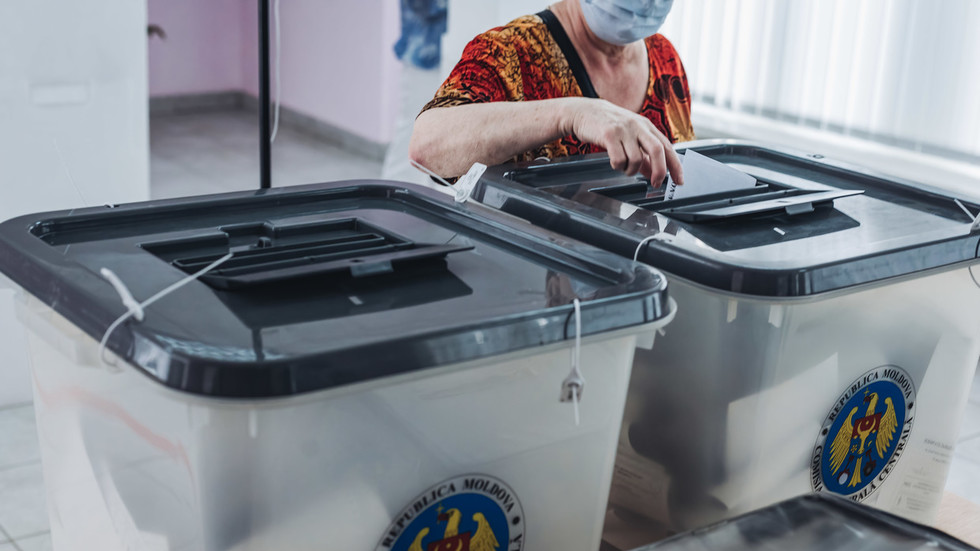 Hundreds of violations reported in Moldovan elections – opposition