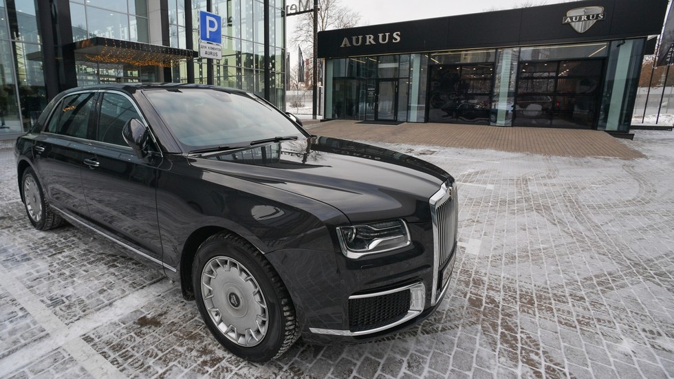 Le président d’un État asiatique abandonne Mercedes pour une voiture russe