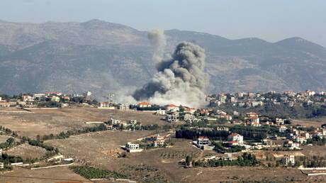 Smoke clouds after an Israeli air strike on Khiam in southern Lebanon, September 25, 2024.