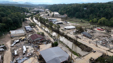 Musk accuses Biden administration of blocking disaster relief