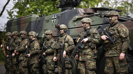 German opposition demands reinstatement of conscription