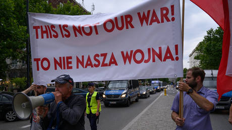 Polish defense chief says citizens are appalled by Ukrainian behavior