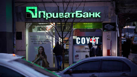 Zelensky Authorizes Privatization of Ukrainian State-Owned Banks