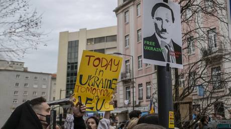 The EU can disrupt its own democracy without Moscow's interference – Brussels is sufficient