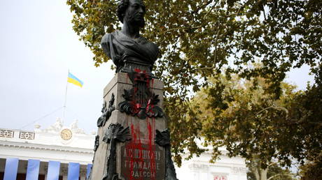 Head of Nobel Prize-winning rights group joins petition to eradicate Russian culture in Ukraine