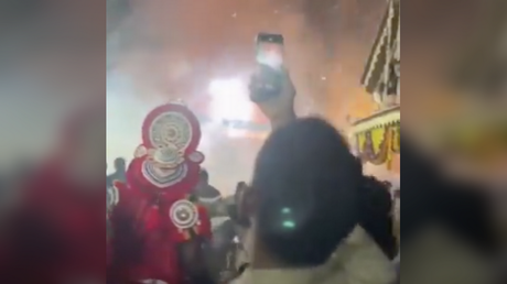 Dozens injured in firecracker accident in Indian temple (VIDEO)