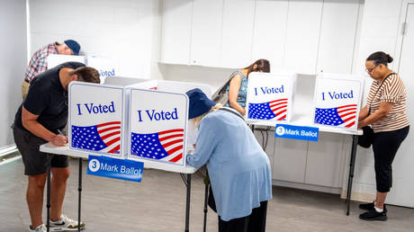 US Republicans and Democrats Dispute Voter Eligibility