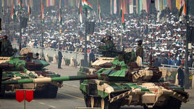 Russian-made tanks undergo overhaul in India (VIDEO)