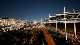 WATCH helicopter slam into radio tower in US