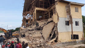 Dozens trapped after building collapses in African state (VIDEO)