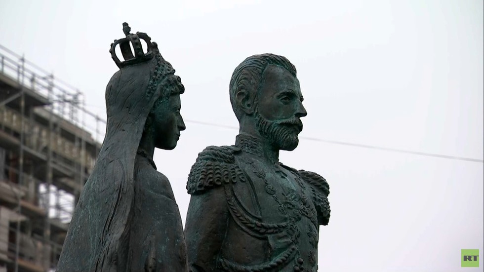 Monument to Romanovs unveiled in Moscow