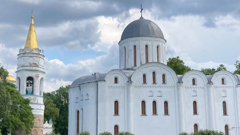 Die alte orthodoxe Kathedrale in der Ukraine wurde in ein Kino umgewandelt (FOTOS)