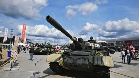 Moscow film studio donates tanks to troops