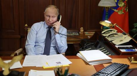 Kremlin Verifies Phone Conversation with Germany's Scholz