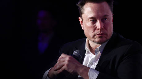 Musk vows to ‘nuke’ accusers of spreading Russia-connection rumors