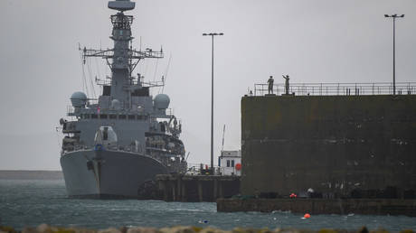 UK to scrap five warships and dozens of aircraft – defense secretary