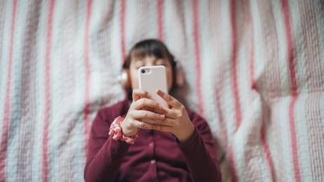 Australia Prohibits Social Media Use for Children Under 16