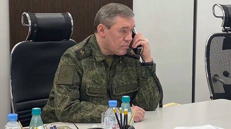 Russia’s leading general has a conversation with his US counterpart, according to the MOD