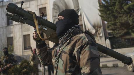 Jihadists advance to suburbs of Damascus, says AP