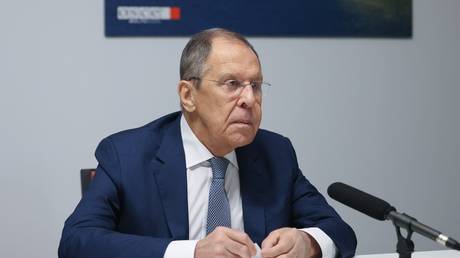 Lavrov confirms Russian ships remain at Tartus base