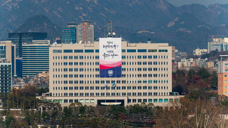 South Korean authorities conduct raid on president's office