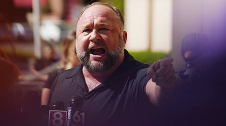 Judge halts the auction sale of InfoWars