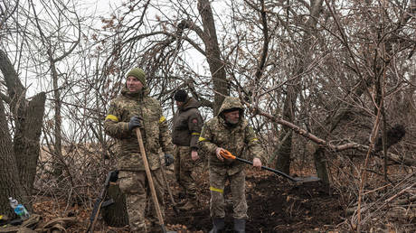 Kiev using Western-trained air defense experts as infantry – Guardian