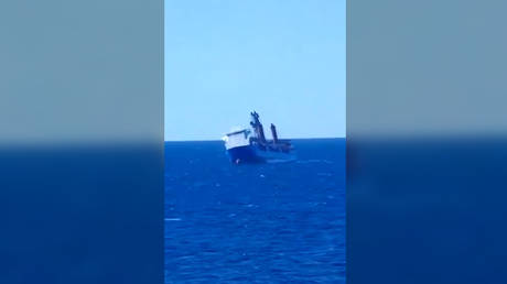 Russian cargo ship sinks near Spain (VIDEO)