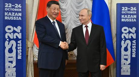 Xi Extends New Year Greetings to Putin