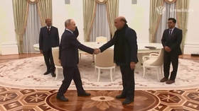 Putin holds talks with Indian defense minister