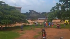 Truck carrying acid falls into river in deadly bridge collapse (VIDEOS)