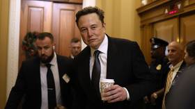 Musk issues US bankruptcy warning