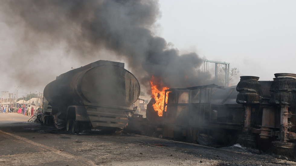 Fuel tanker explosion kills 18