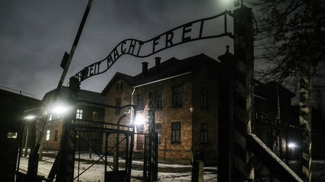 Poland Allows Netanyahu to Visit Auschwitz