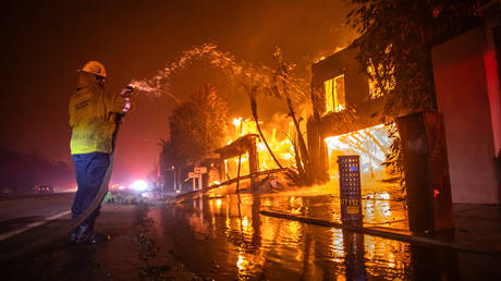 Local officials warn that death toll could increase in Los Angeles wildfires