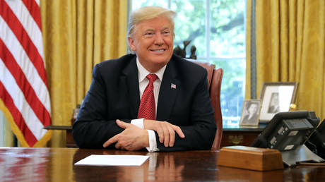 Trump reinstates carbonated Oval Office tradition — WSJ