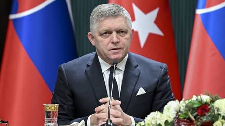 Kiev bowing to Slovak pressure – PM