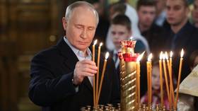 Putin menghadiri misa Natal di Moskow (VIDEO)