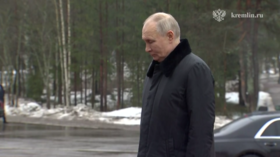 Putin menandai peringatan ke -81 pengangkatan Leningrad Siege (Video)