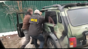 Russian man detained on suspicion of committing terrorist acts for Ukraine – FSB (VIDEO)