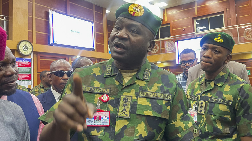 Canada denies entry to army chiefs from African state