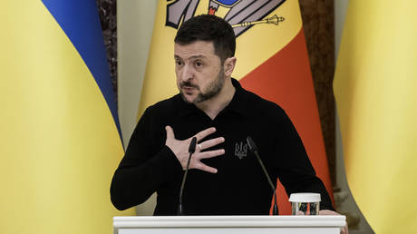 Zelensky is a ‘semi-dictator’ – Romanian election frontrunner