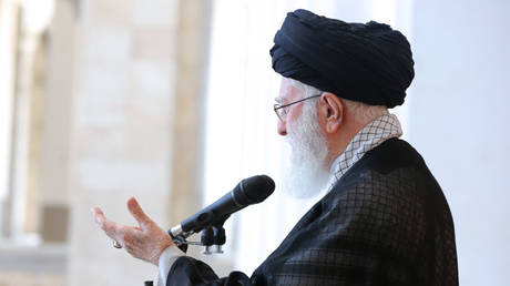 Telegraph urges Iranian supreme leader to cancel fatwa on nuclear weapons