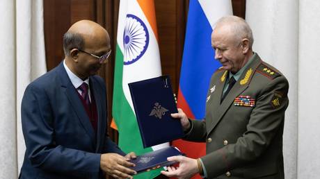 Russia and India sign defence pact