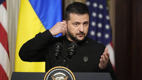 Poll Reveals Most US Republicans Hostile Towards Zelensky