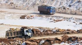 US and Ukraine sign minerals deal