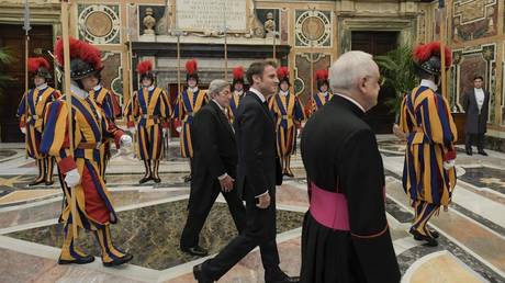 Macron attempts to interfere with papal conclave – media