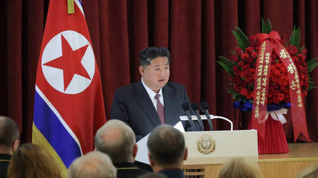 Kim Jong-un vows to defend Russia against West