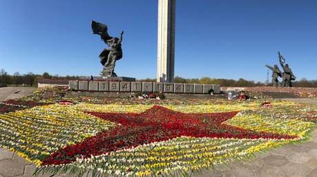 EU state proecutes people for celebrating victory over Nazis